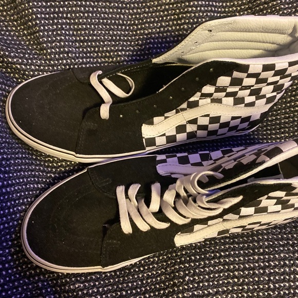 Vans - Picture 2 of 3